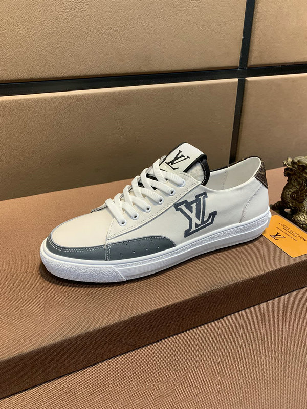 men LV shoes-030